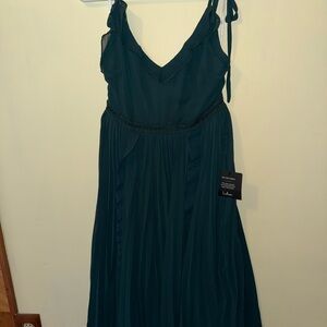 Lulu's Green Maxi Sundress for Wedding Guest